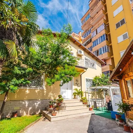 'easy Steps' - 2 - Pro Bono By Pikhost * Shkodër