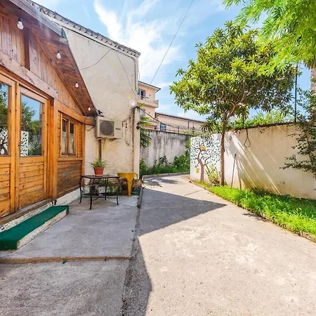 'easy Steps' - 2 - Pro Bono By Pikhost Shkodër