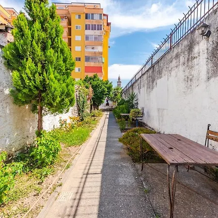 'easy Steps' - 2 - Pro Bono By Pikhost * Shkodër