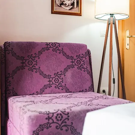 'easy Steps' - 2 - Pro Bono By Pikhost Shkodër